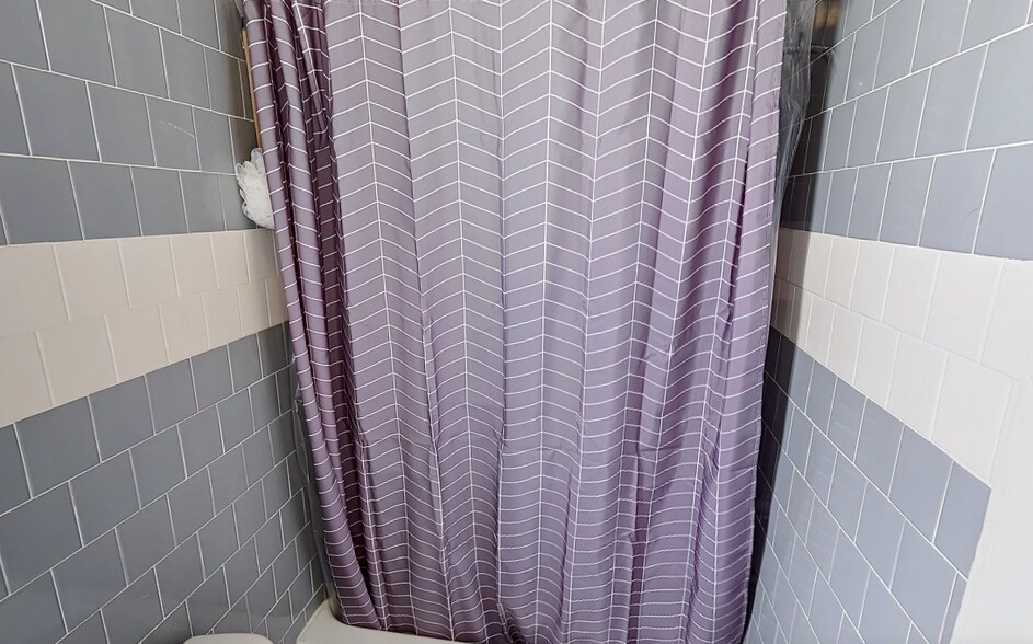 Building Photo - 12 Saunders St