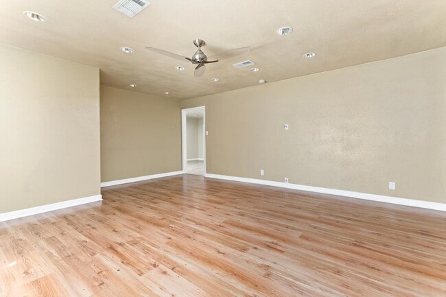 Building Photo - 4770 Corkwood Ln