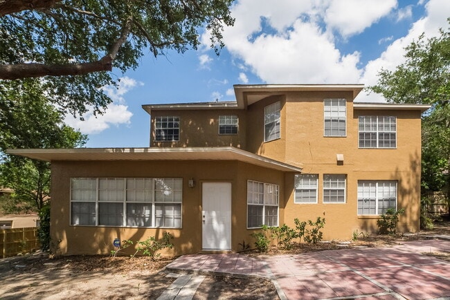 Building Photo - 7346 Cherry Laurel Dr