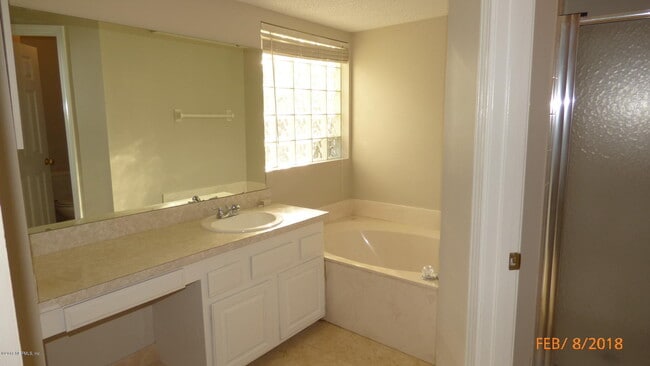 Building Photo - 1685 Aston Hall Ct