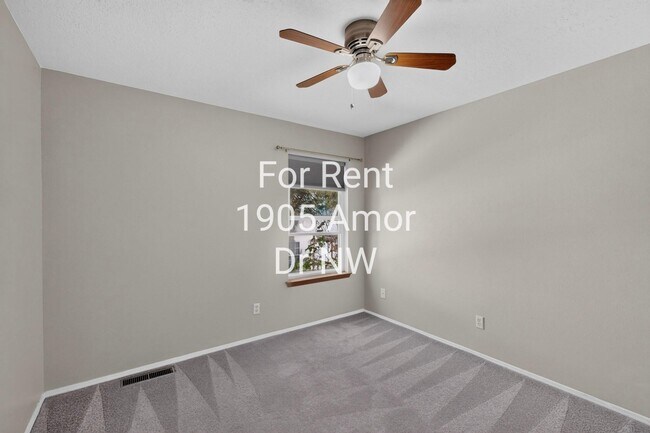 Building Photo - 1905 Amor Dr NW