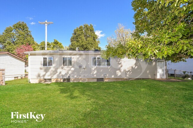 Building Photo - 1140 Estes Dr