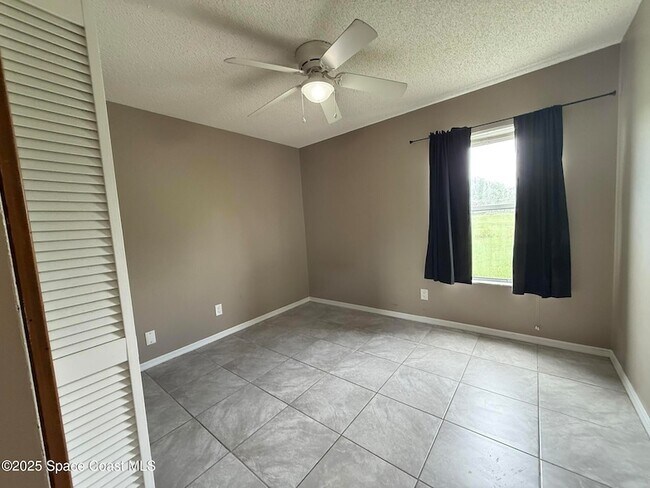 Building Photo - 3506 Egret Dr