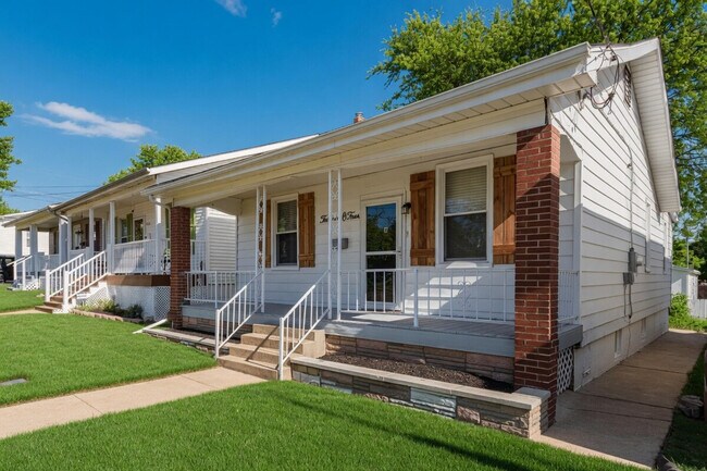 Building Photo - 1304 Dammert Ave