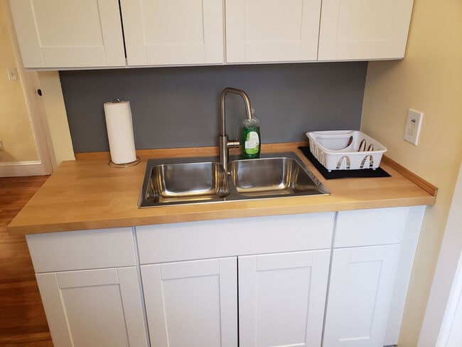 Building Photo - 59 Dartmouth Ave