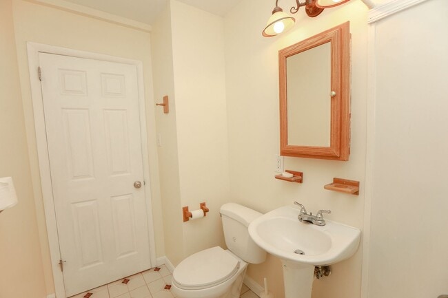 Building Photo - Gorgeous home rental in Virginia Beach!