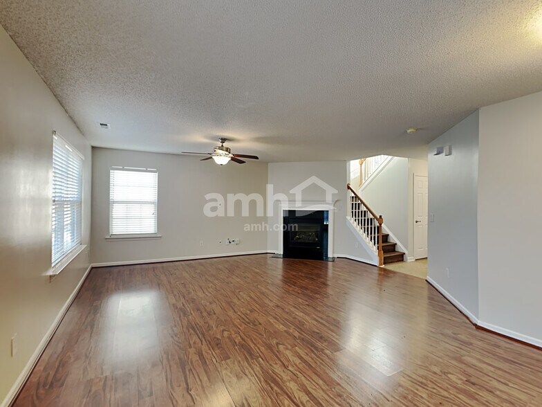 Building Photo - 8836 Laurel Run Dr