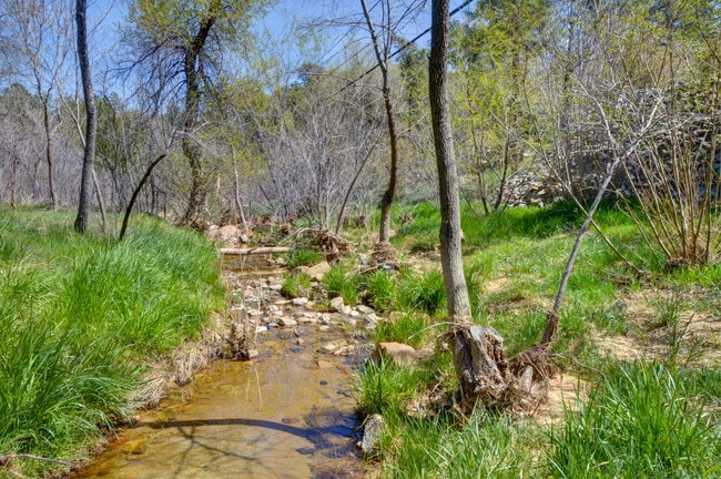 Building Photo - Beautiful home in the Mountain Club!