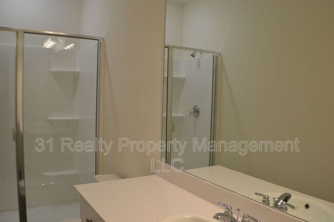 Building Photo - 6417 Bishop Dr