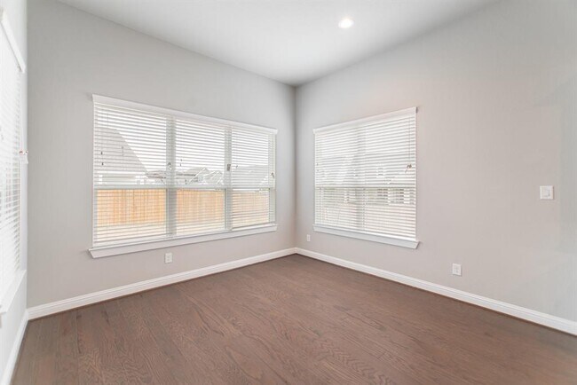 Building Photo - 2344 Goldenglade Dr