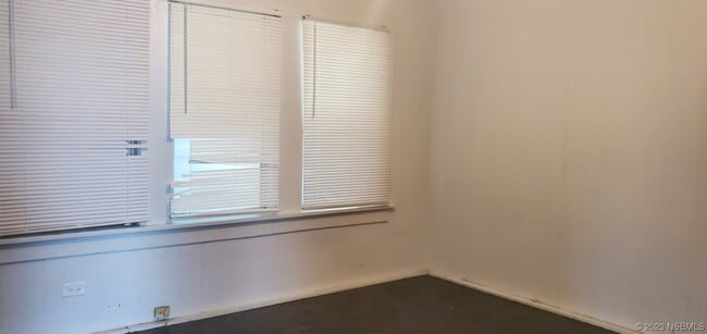 Building Photo - 666 Dora St