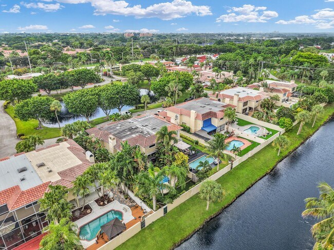 Building Photo - 753 Villa Portofino Cir