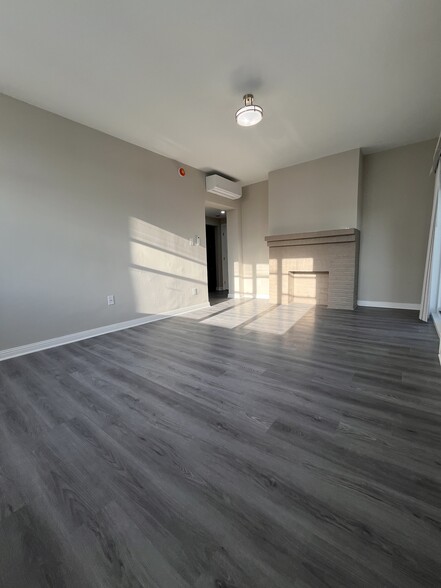 Building Photo - 101 S Victoria Ave