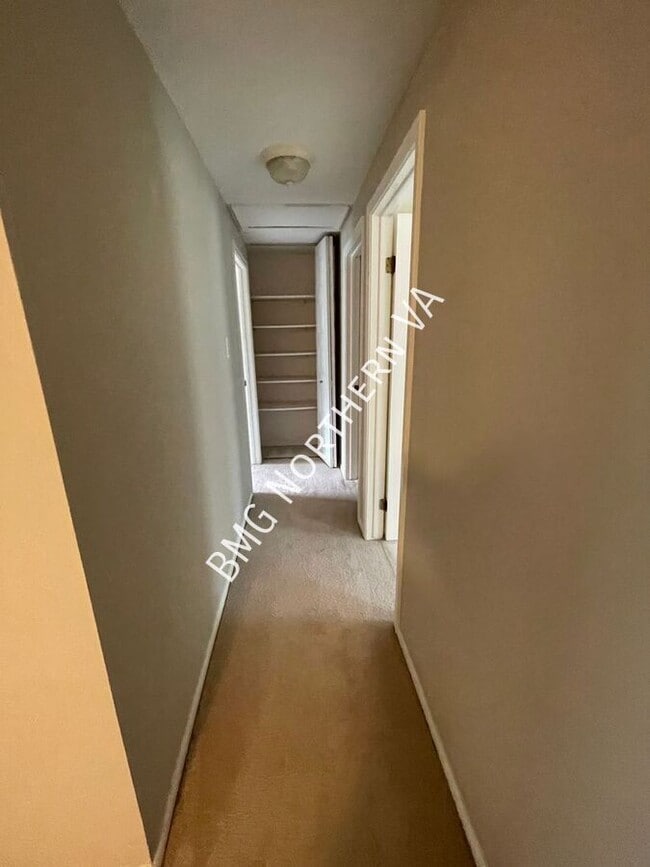 Building Photo - 1846 Clovermeadow Dr