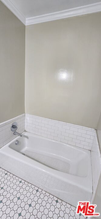 Building Photo - 1338 S Dunsmuir Ave