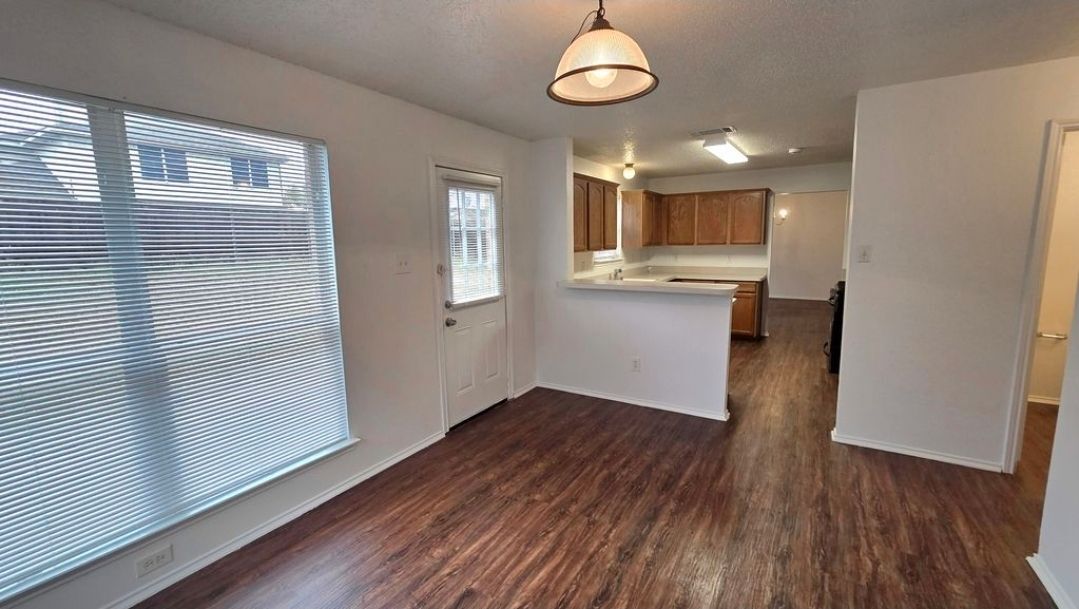 Building Photo - 2817 Island Wren Dr