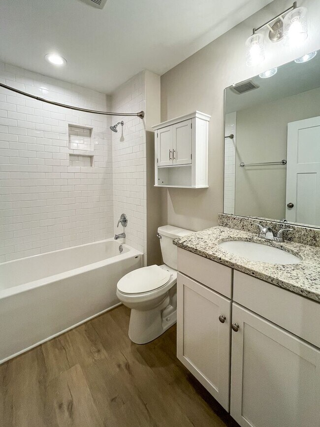 Building Photo - 1529 Birnam Dr