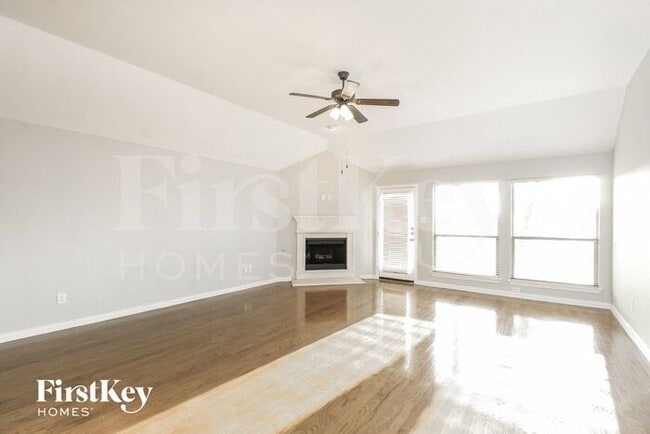Building Photo - 1601 Lake Pine Dr