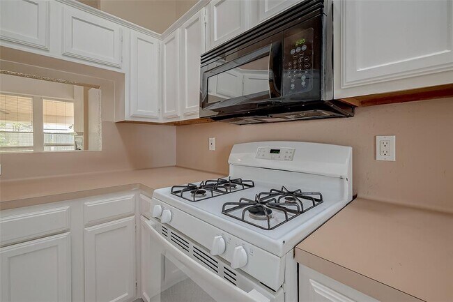 Building Photo - 4422 Waterfall Way