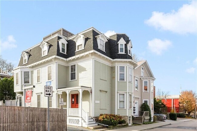 Building Photo - 109 Church St