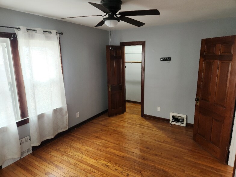 Building Photo - 216 E Washington St