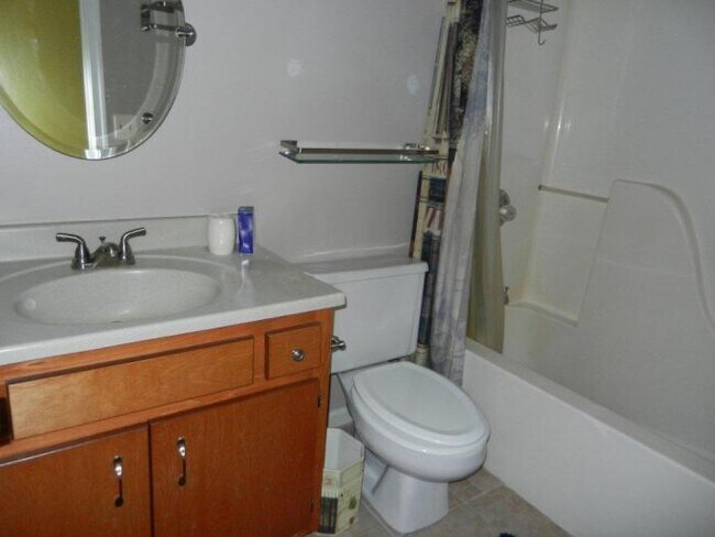 Building Photo - 3 bedroom in Hampton VA 23666