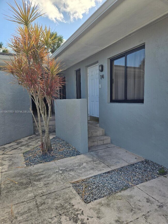 Building Photo - 3475 SW 1st Ave