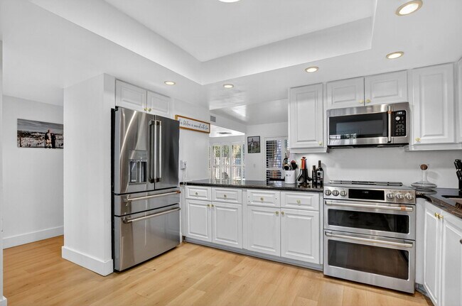 Building Photo - 372 Deer Creek Wildwood Ln E