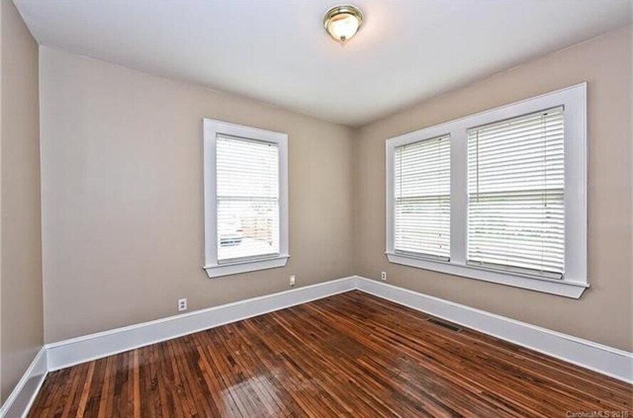 Building Photo - 322 Walnut Ave