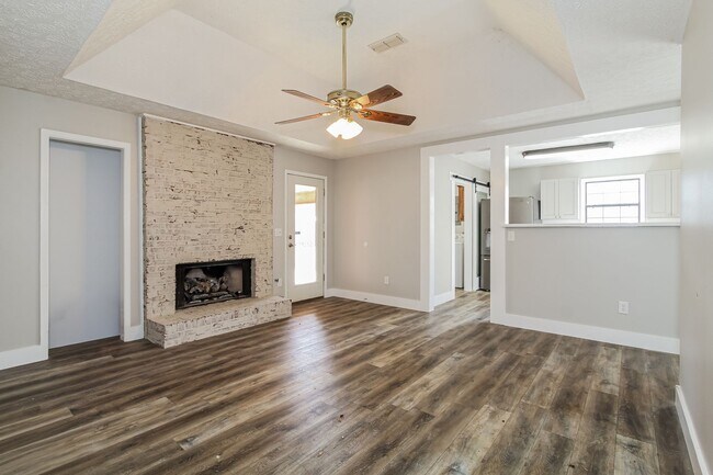 Building Photo - 95 Oakwood Dr