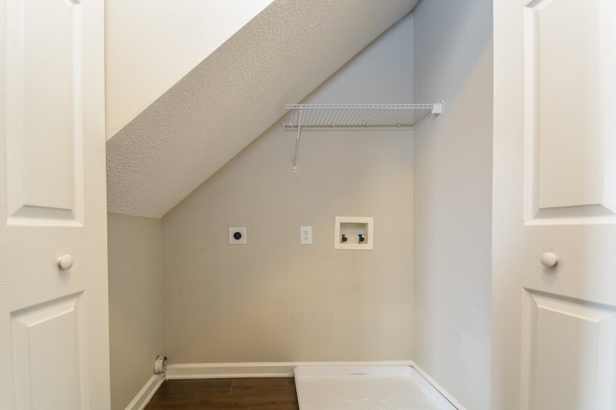 Building Photo - 1433 East Stone Arch Drive