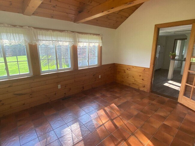 Building Photo - Authentic 3 bedroom New England Colonial! ...