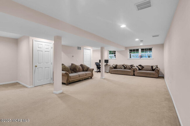 Building Photo - 40 Demarest Dr