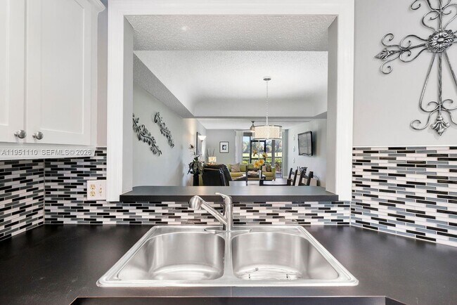 Building Photo - 23249 Barwood Ln N