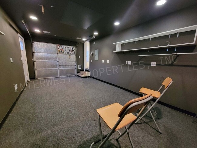 Building Photo - *RENT PROMO* 3+bd 1.5 ba Single Level West...