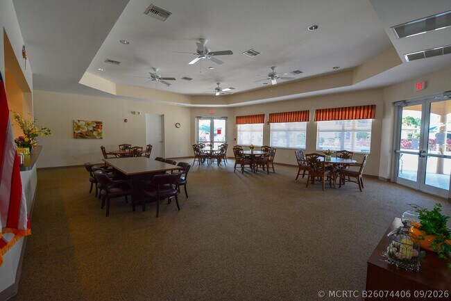 Building Photo - 1825 Sandhill Crane Dr