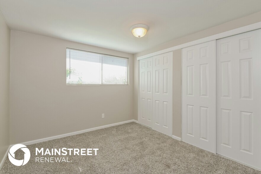 Building Photo - 6131 E 25th St