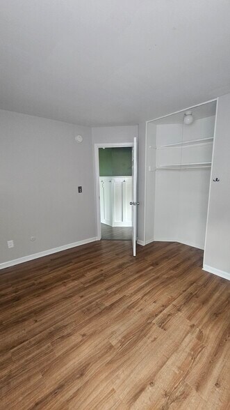 Building Photo - 2525 McKee Ave SW