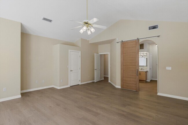 Building Photo - 8133 Horizon Lake Dr