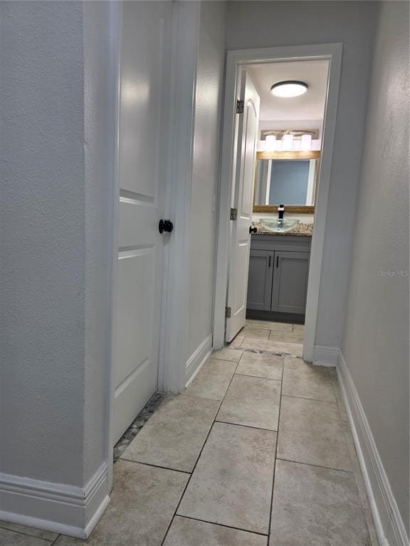 Building Photo - 3821 N Oak Dr