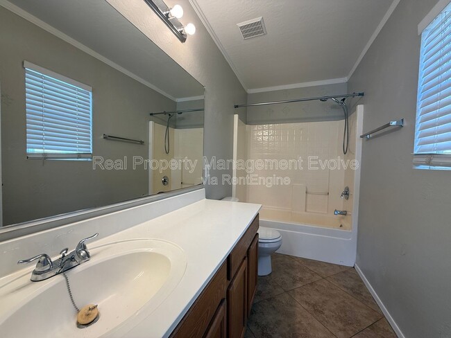 Building Photo - 22621 W Yavapai St