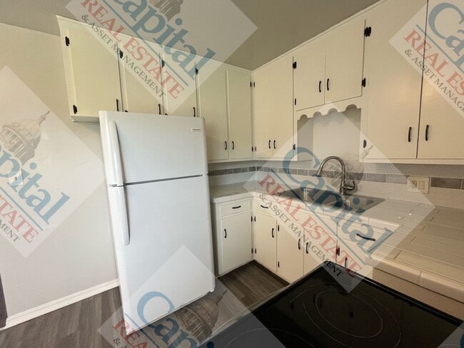 Building Photo - Charming 2 Bedroom w/ Move in Special