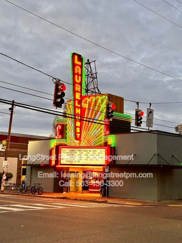 Building Photo - 121 SE 30th Pl