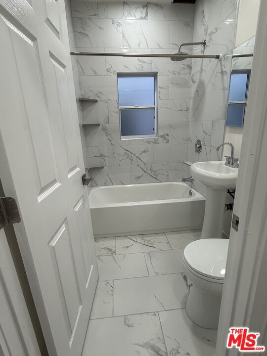 Building Photo - 5522 Sierra Vista Ave