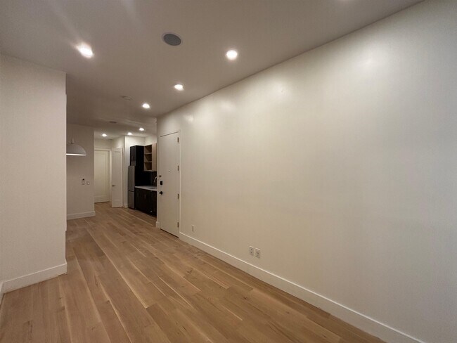 Building Photo - 50 Grace St