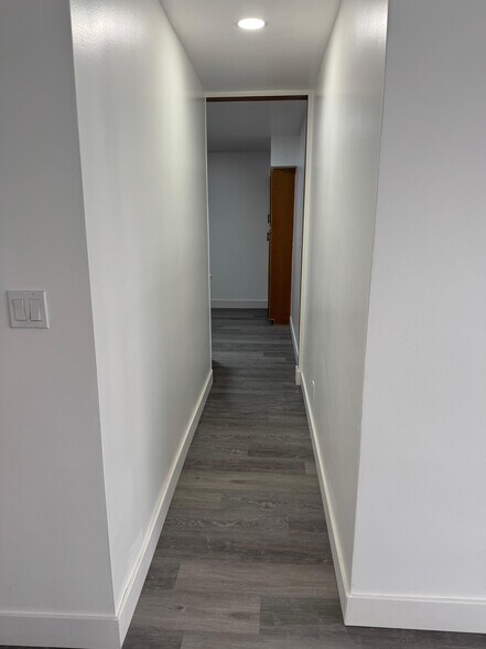 Building Photo - 1515 Camphor Dr