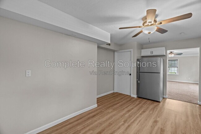 Building Photo - 201 Sadonia Ave