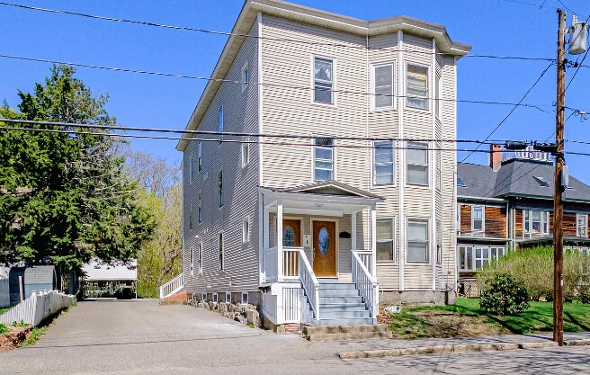 Building Photo - 94 Graham St