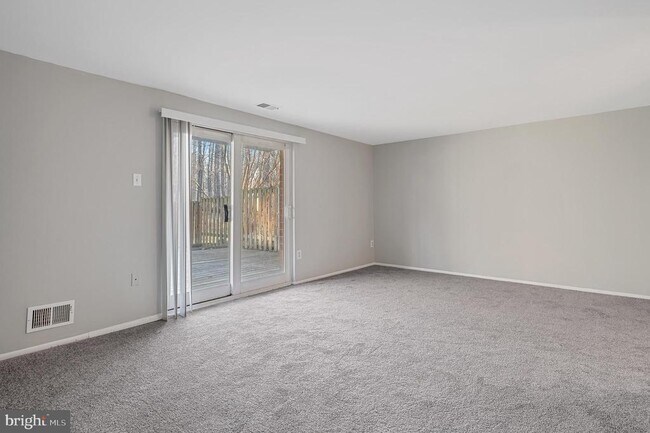 Building Photo - 10661 High Beam Ct