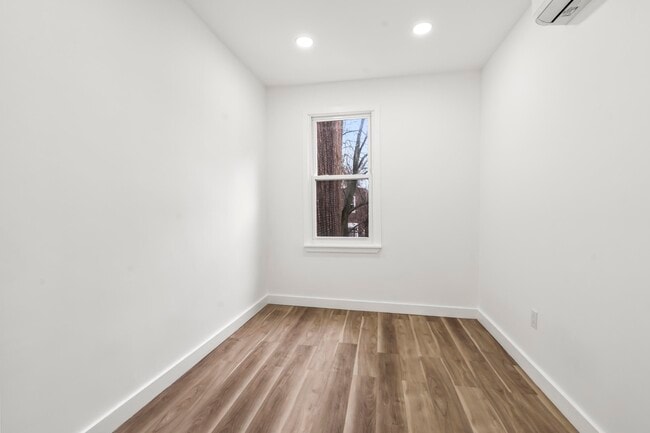 Building Photo - 45 66th St